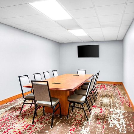 Hampton Inn Grand Rapids/North Walker Екстериор снимка