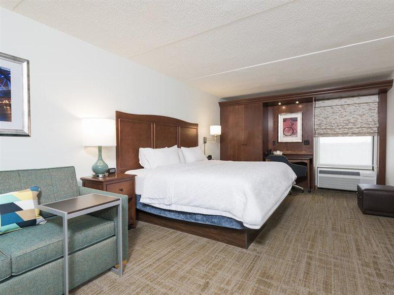 Hampton Inn Grand Rapids/North Walker Екстериор снимка