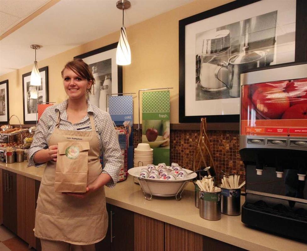 Hampton Inn Grand Rapids/North Walker Ресторант снимка
