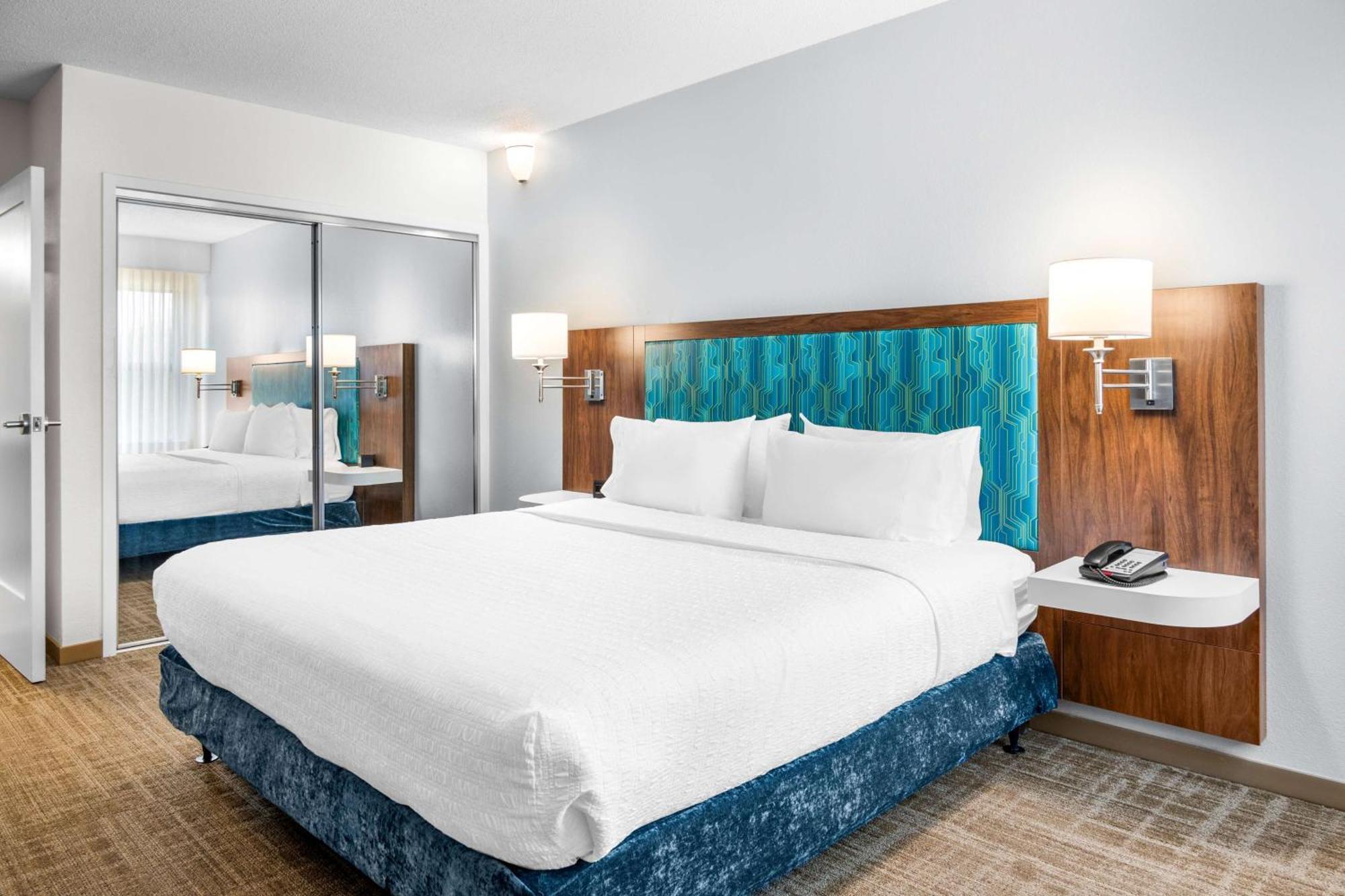 Hampton Inn Grand Rapids/North Walker Екстериор снимка