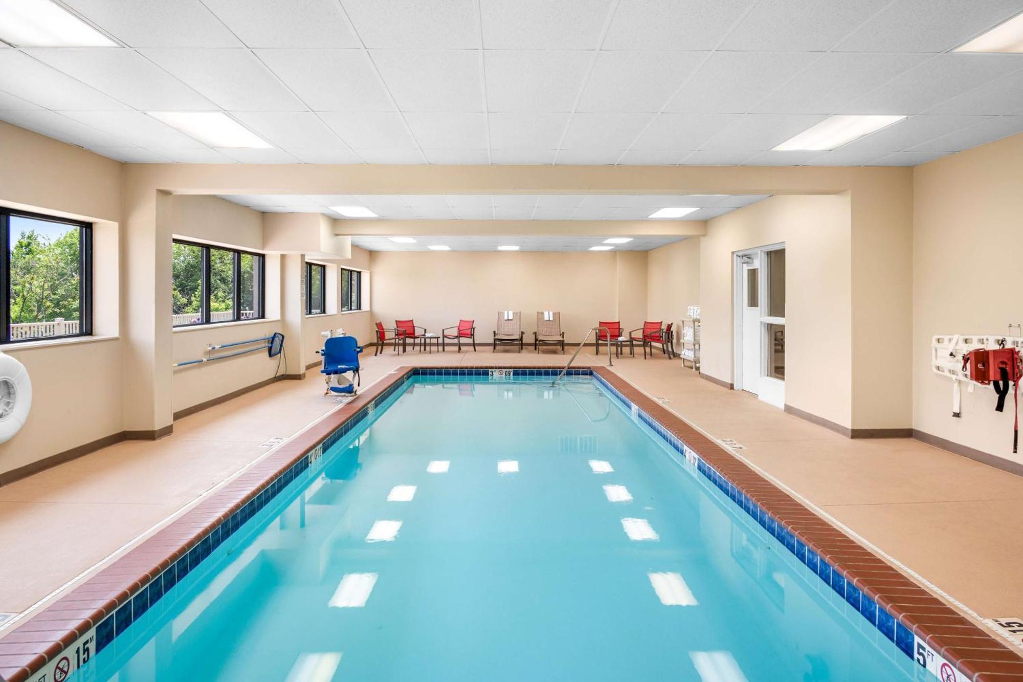 Hampton Inn Grand Rapids/North Walker Екстериор снимка
