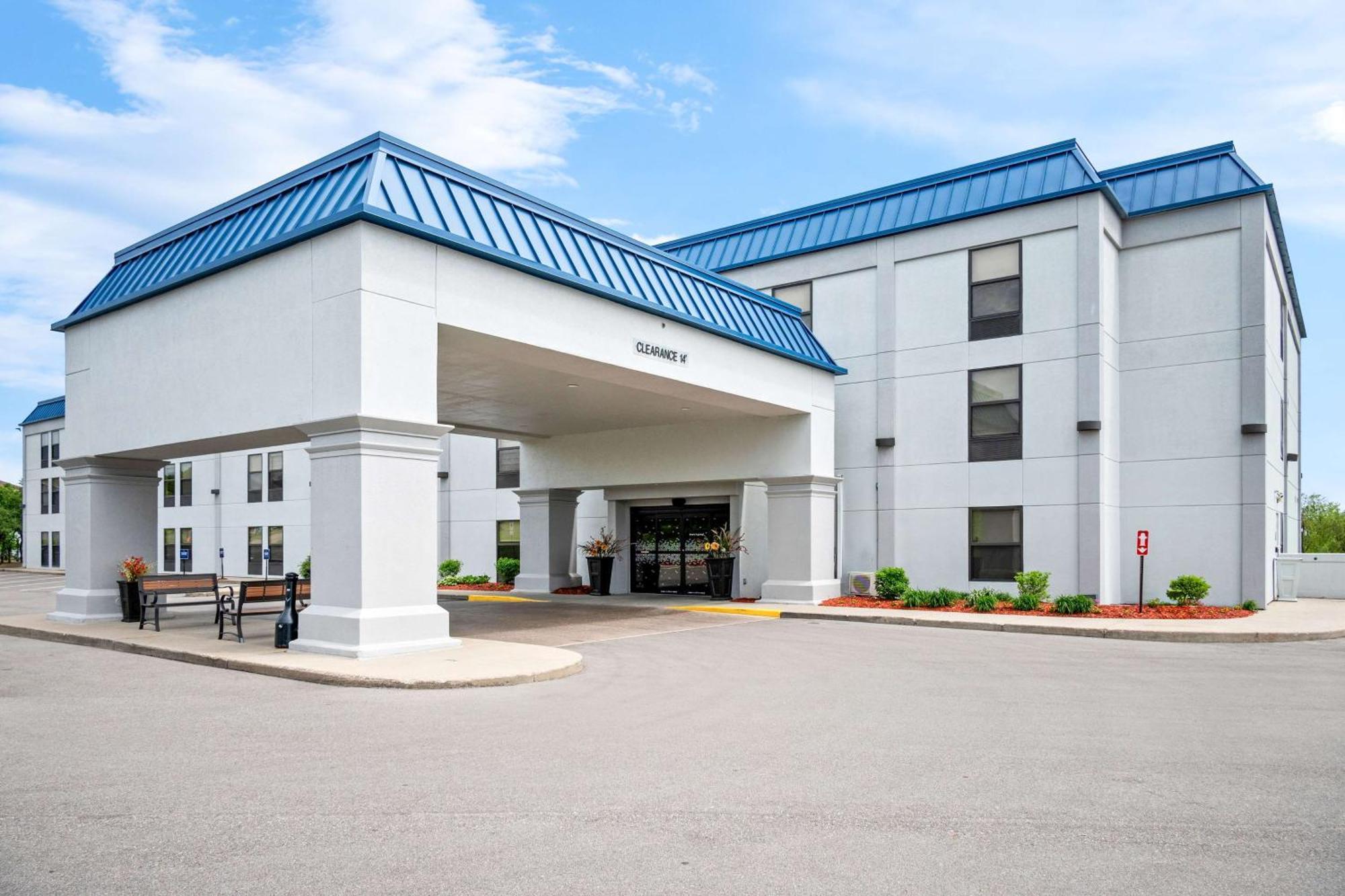 Hampton Inn Grand Rapids/North Walker Екстериор снимка