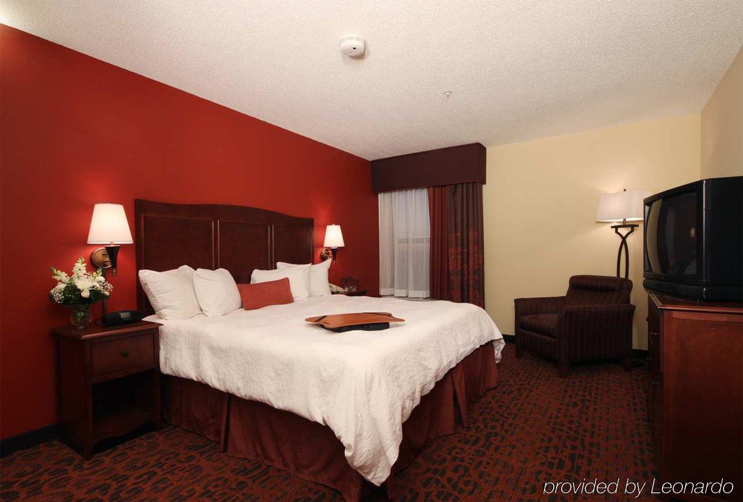Hampton Inn Grand Rapids/North Walker Стая снимка