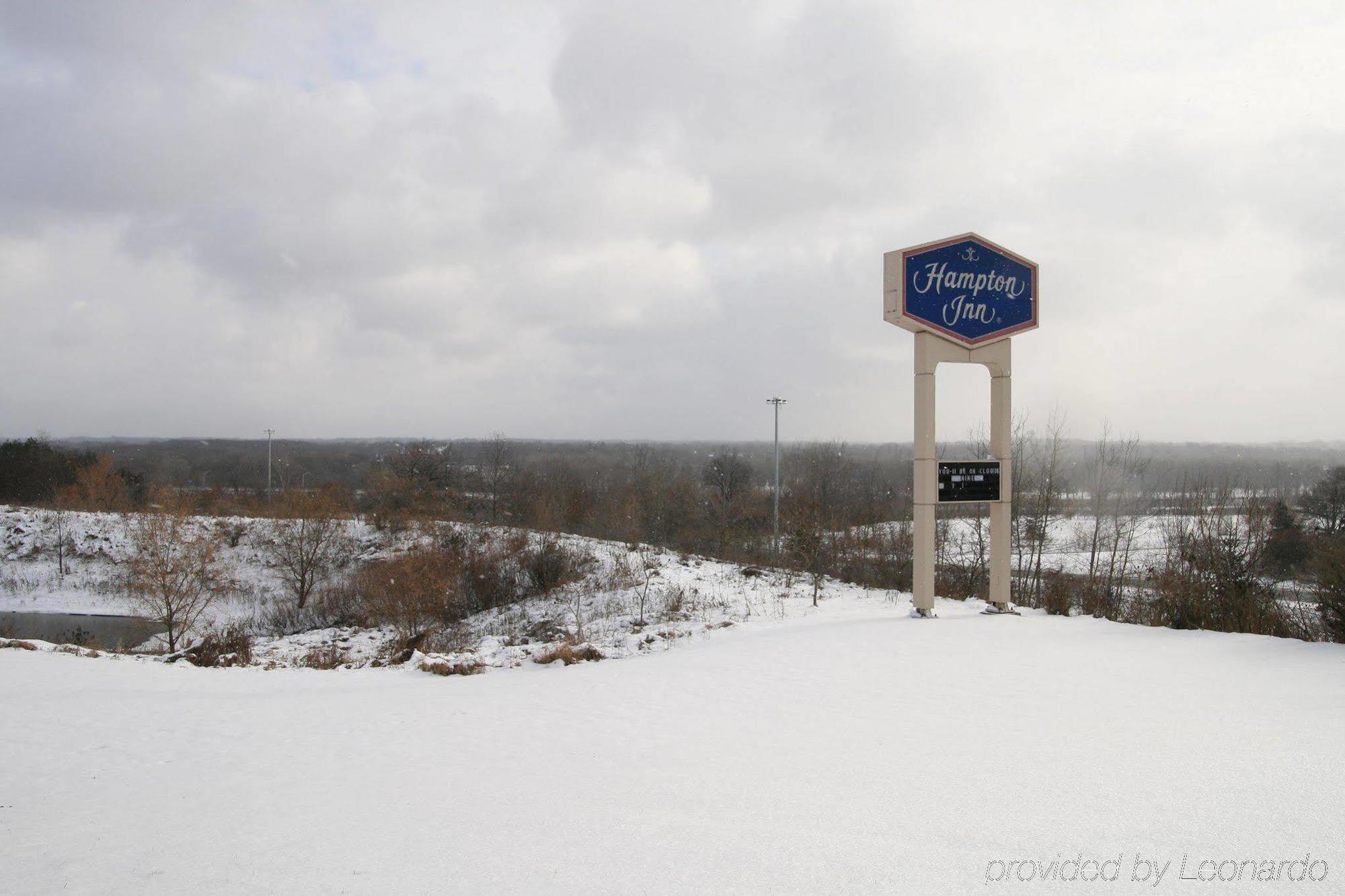 Hampton Inn Grand Rapids/North Walker Екстериор снимка