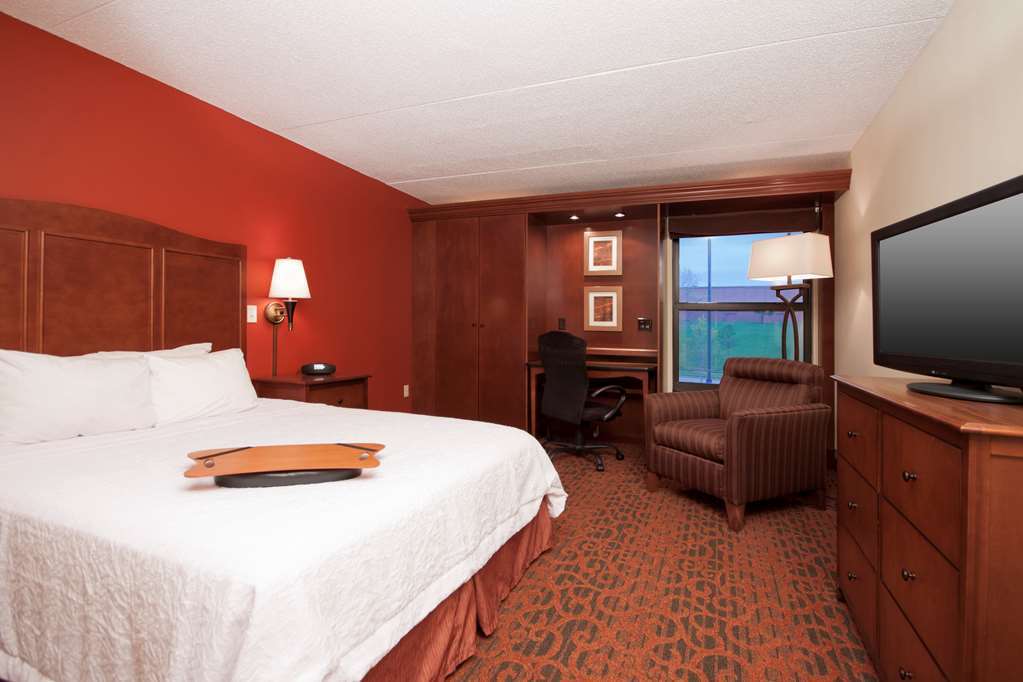 Hampton Inn Grand Rapids/North Walker Стая снимка